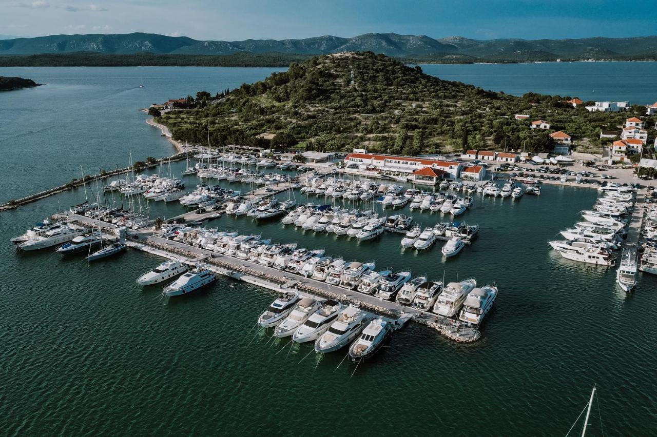Hotel Stomorin-Marina Hramina Муртер Екстер'єр фото